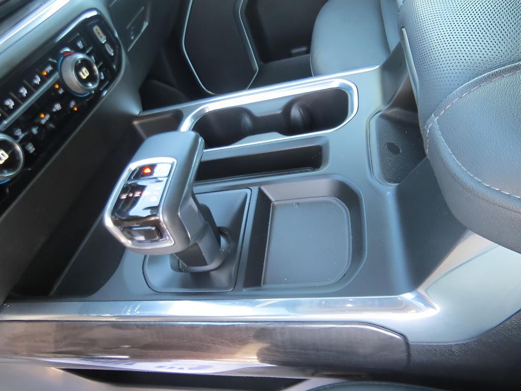 2025 Chevrolet Silverado 1500 LTZ - Photo 18