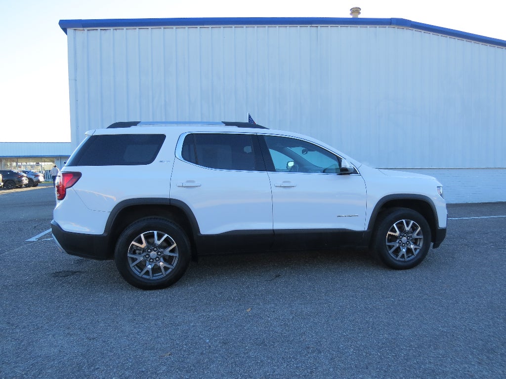 2023 GMC Acadia SLT