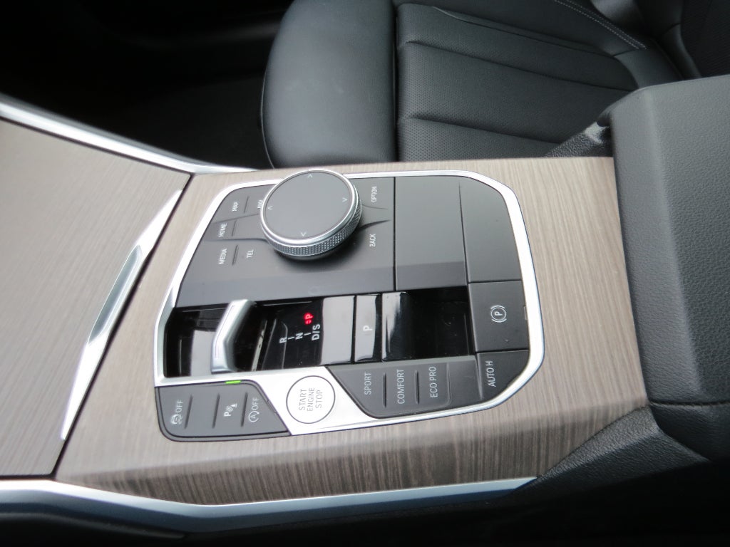 2025 BMW 3 Series 330i