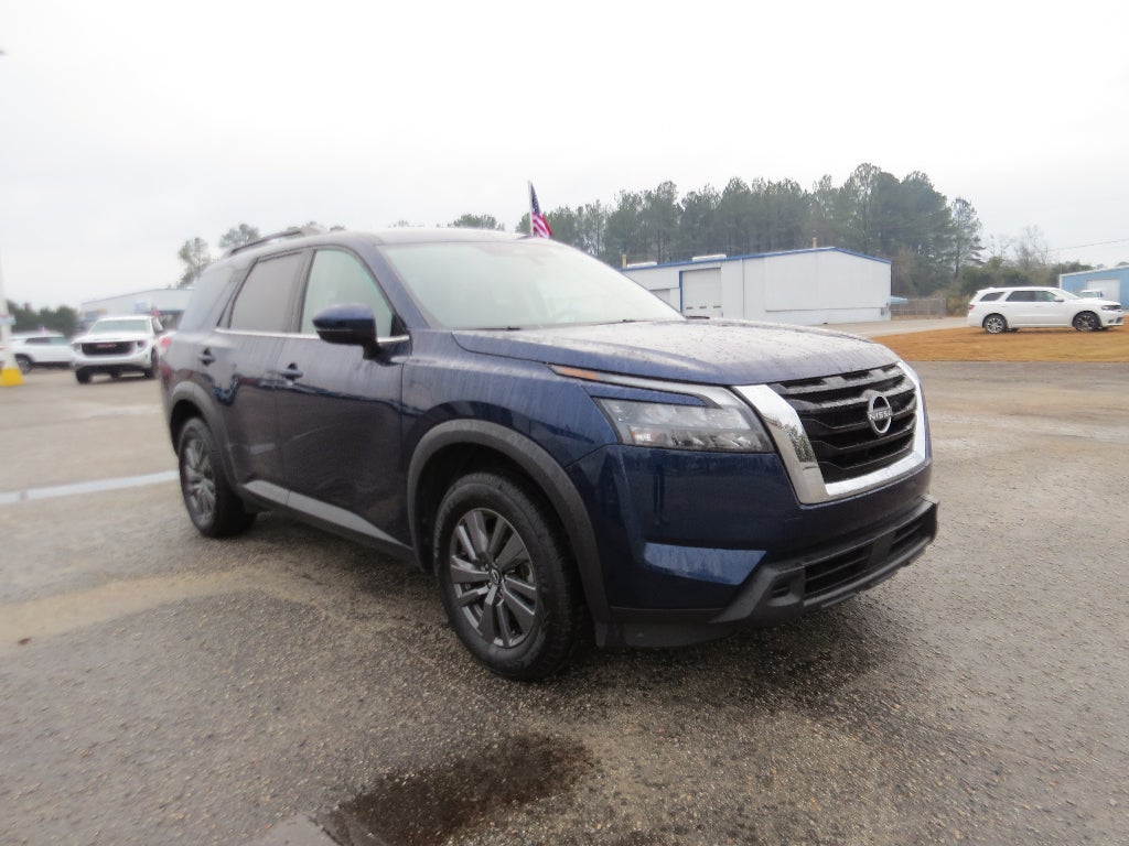 2025 Nissan Pathfinder SV