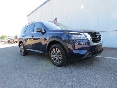 2025 Nissan Pathfinder SV