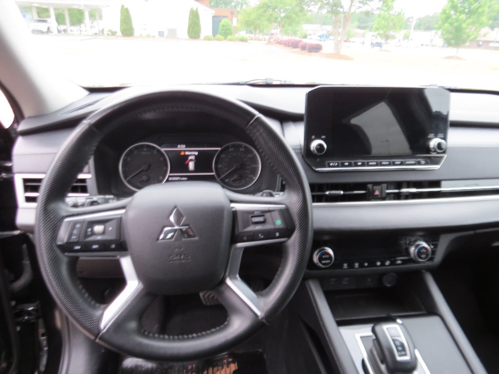 2024 Mitsubishi Outlander SE