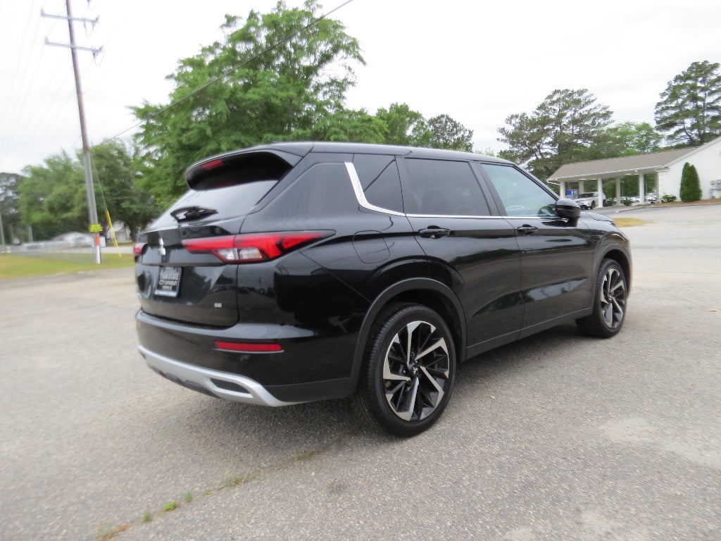 2024 Mitsubishi Outlander SE