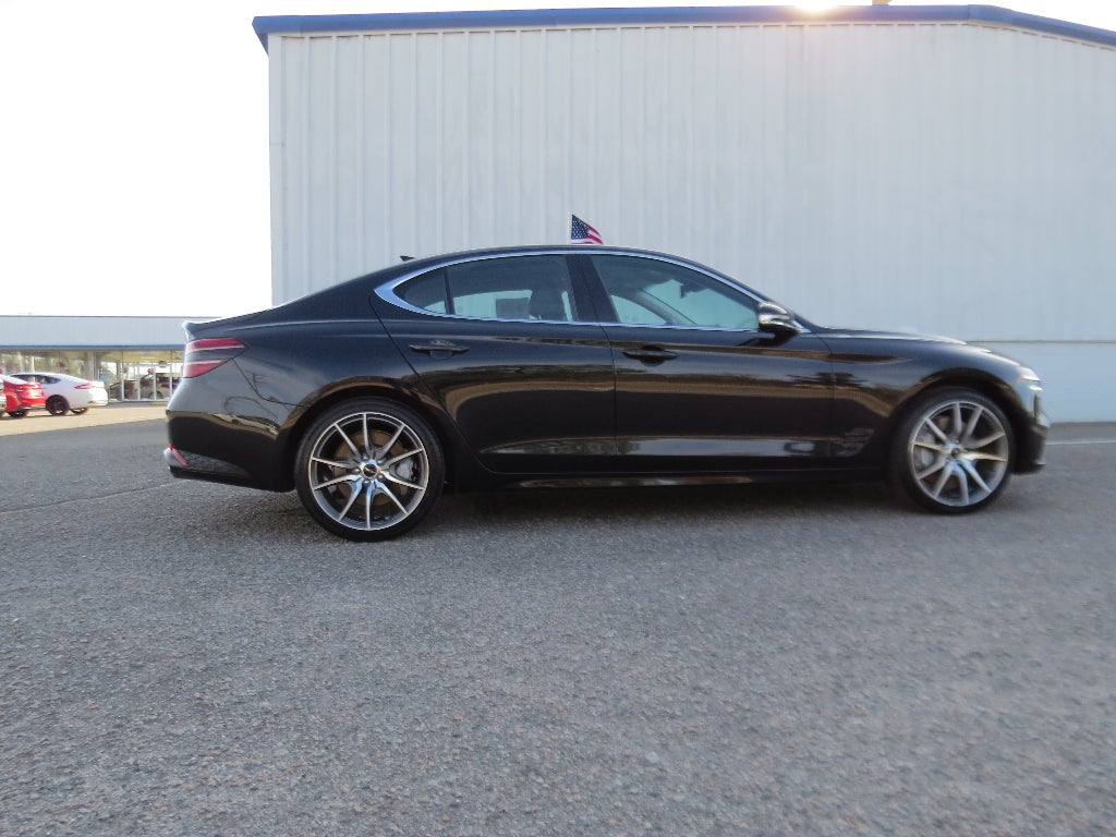 2025 Genesis G70 2.5T