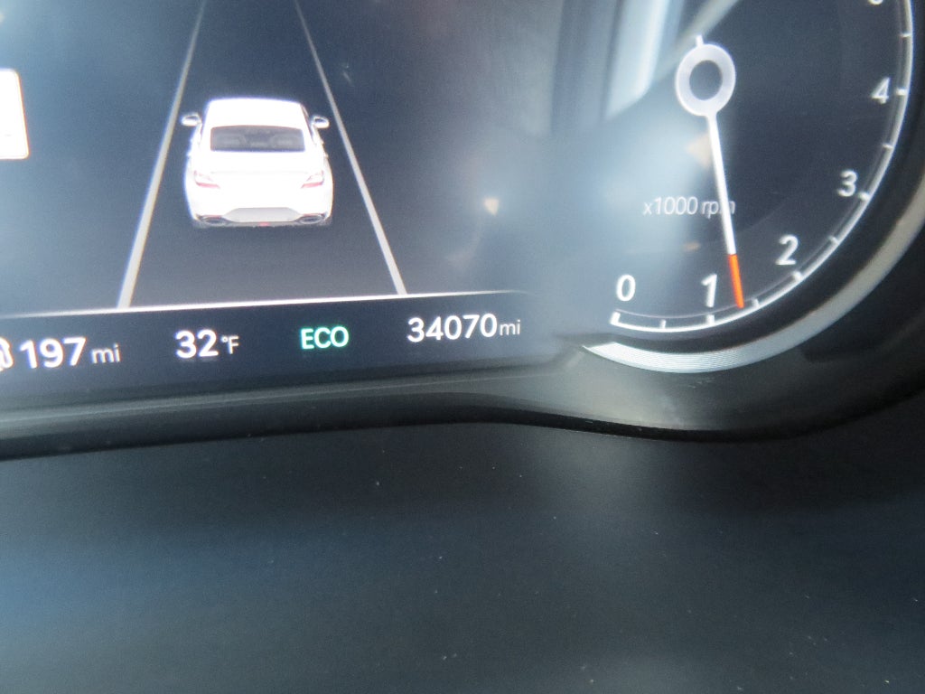 2025 Genesis G70 2.5T